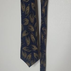 Vintage Stylish Navy and Gold Patterned Men's Tie